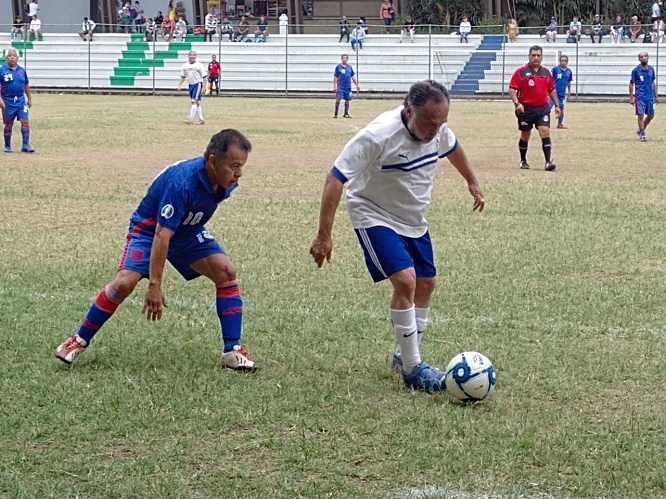 Rayos CFE va contra Teodoro Avendaño en el futbol Máster FUV – Al Calor  Deportivo